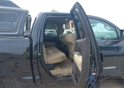 2010 Toyota Tundra Grade 4.6L V8 z USA, uszkodzony, nr VIN 5TFRM5F16AX003955